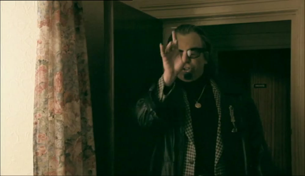 - OH! MR... - SHH! SHH! SHH! SHH! 