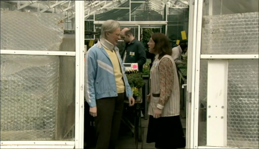 - AND I'LL HAVE THE KETTLE ON. - (BOTH) JUMP LEADS FOR TWO! 