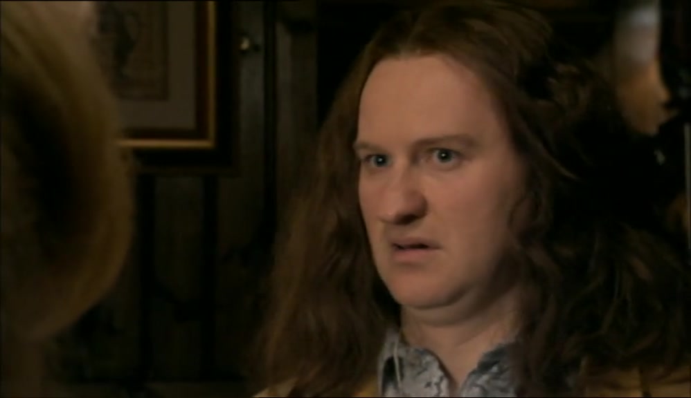 - I'M GOING TO THE TOILET. - I'LL COME. 