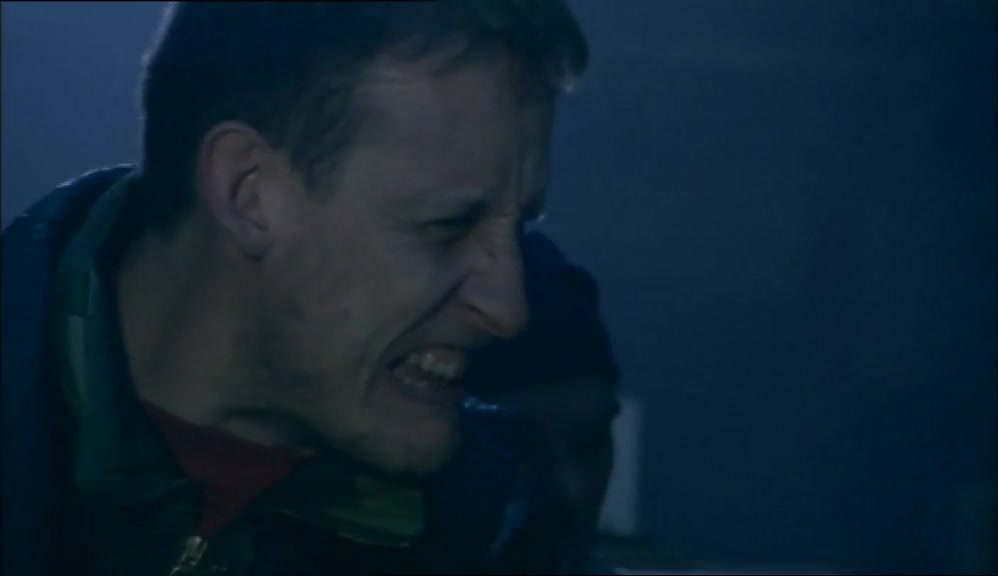- WHAT THE BLOODY HELL'S THAT? - GO ON, MAXI! 