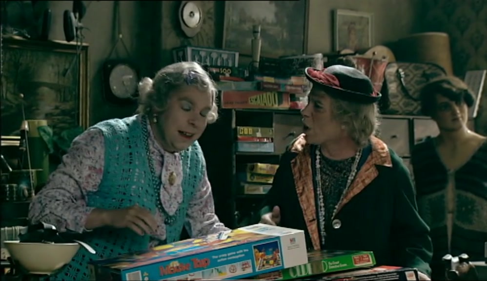 - WHAT BAG WAS IT? - IT WAS PINK, I THINK. 