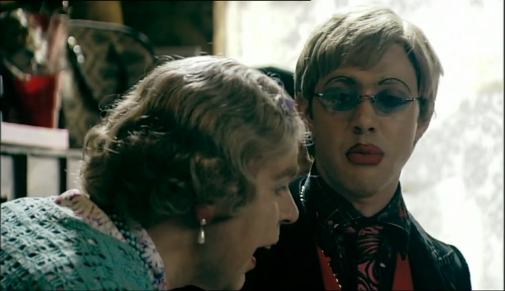 - THEY'RE SCOPE. - OH! VINNIE! 