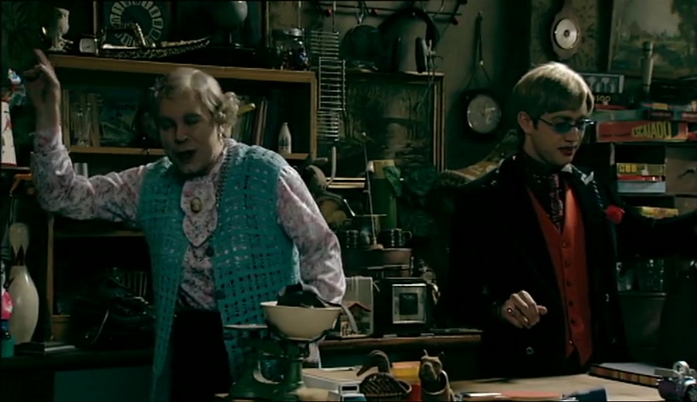 - (CAMP VOICE) RIGHT. - I'LL BE DOING THE BAGS. 