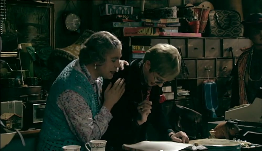 - NOW I'M GOING OVER IT IN PEN. - THAT'S RIGHT. NICE AND BOLD. 