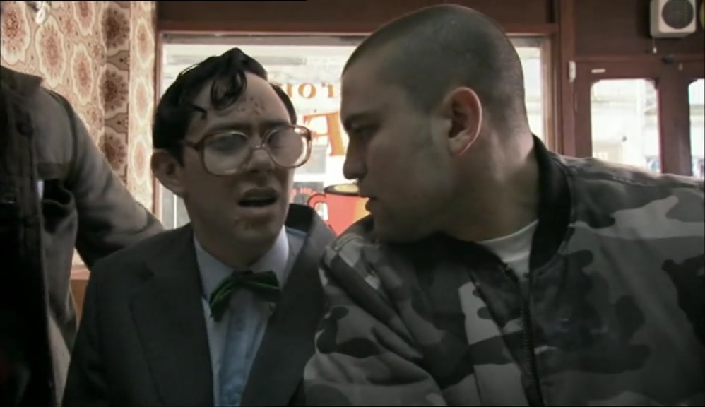 - LET ME SHOW YOU HOW IT'S DONE. - (GIRLS) GO ON! 