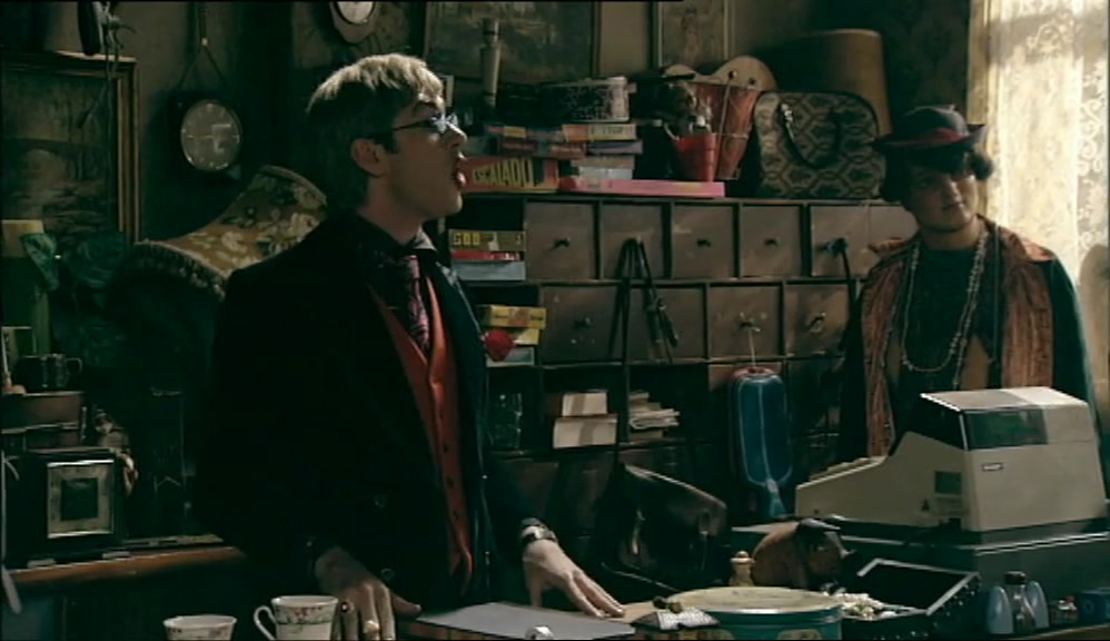- WE'RE JUST CLOSING, ACTUALLY. - IT WON'T TAKE LONG. 