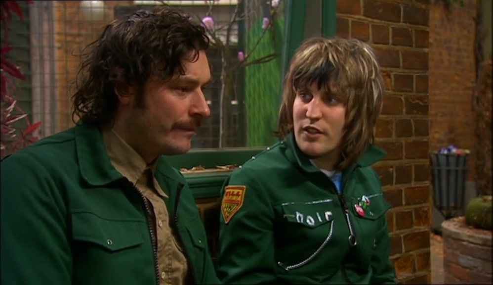 - WHAT IF YOU FIGHT THE KANGAROO? - WHAT? 