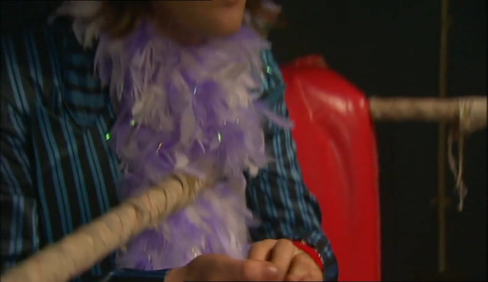 (DIDGERIDOO PLAYS, TUNEFUL BLEEPS)  