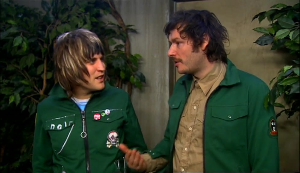 - A KANGAROO? - ME, ONE ON ONE WITH A KANGAROO. 