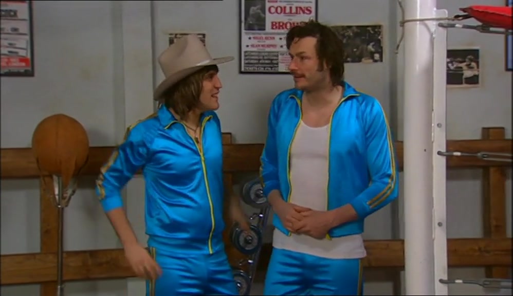 - THIS IS GREAT. WHAT D'YOU RECKON? - SMELLS A BIT FUNNY. 