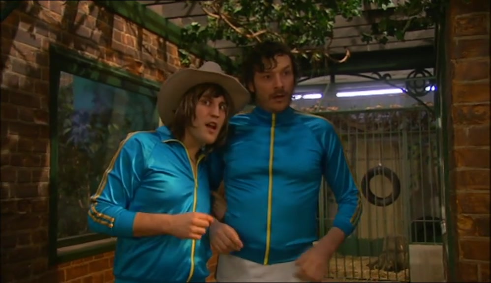 - HEY, HOWARD. GIDEON. - OH, YEAH. 