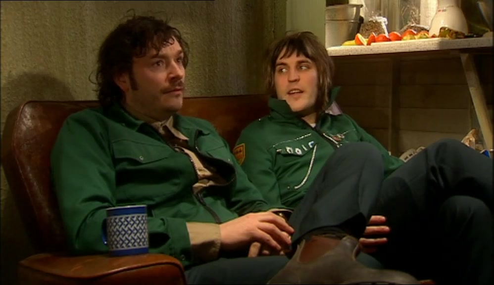 - RUN ALONG, DANGERMOUSE. - I'M NOT RUNNING ALONG TO FOSSIL. 
