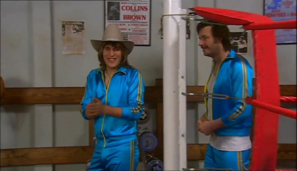 - THIS IS GREAT. WHAT D'YOU RECKON? - SMELLS A BIT FUNNY. 