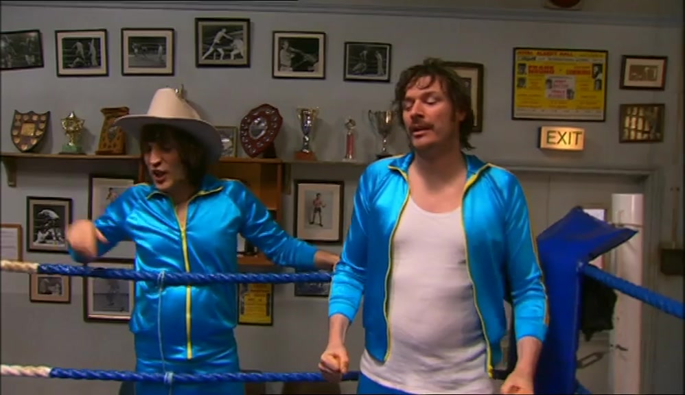 - LOSER! - YES! HOWARD MOON! 