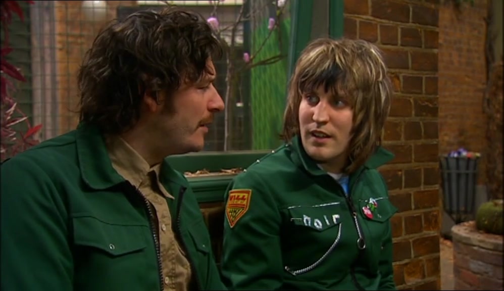 - WHAT IF YOU FIGHT THE KANGAROO? - WHAT? 