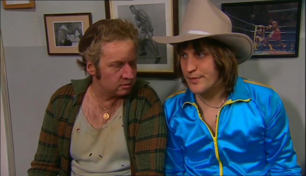 BUT I'VE GOT AN IDEA. IT'S AN OLD BOXING TRICK. 