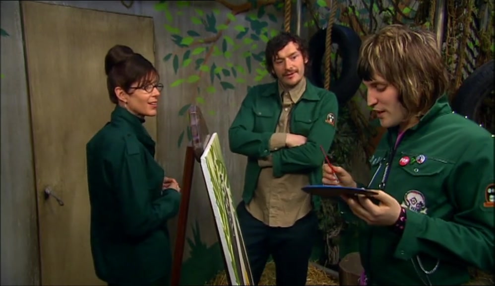 - I COULD DO YOUR PORTRAIT. - YEAH, MAYBE. 