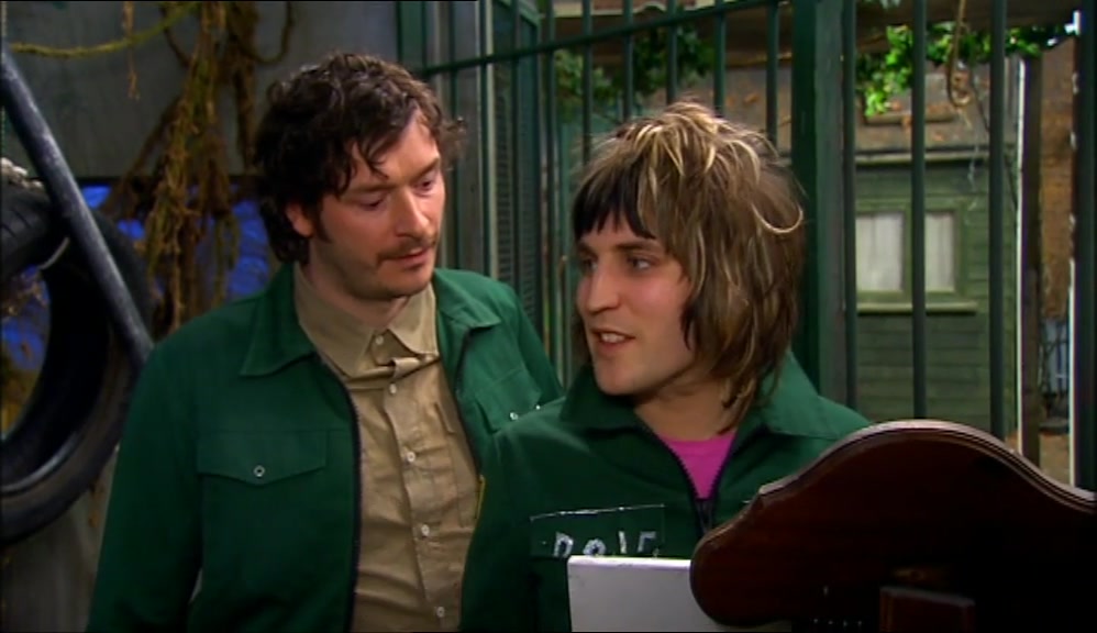 - I'M JUST SAYING, GET SOME ACCESSORIES. - WHAT? 