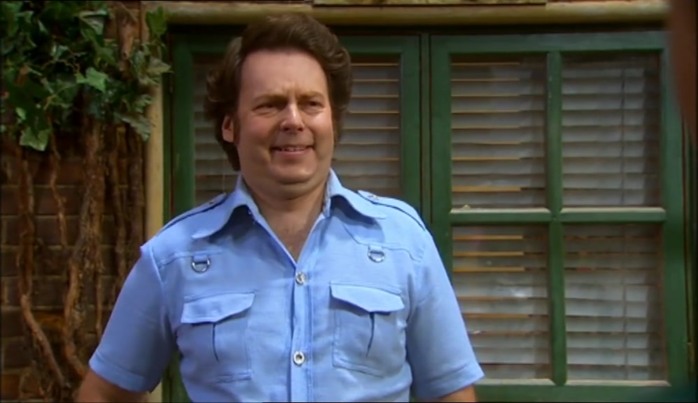 COURSE YOU CAN, HE'S ALL NECK.  