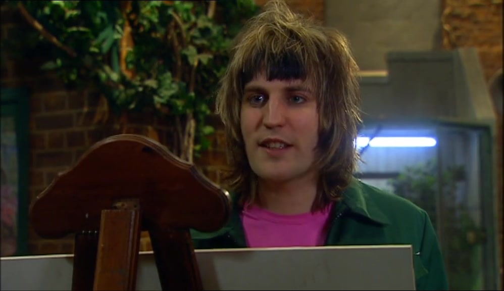 CAN YOU KEEP STILL, YOU BATTY CREASE? I'M TRYING TO DO YOUR PORTRAIT. 