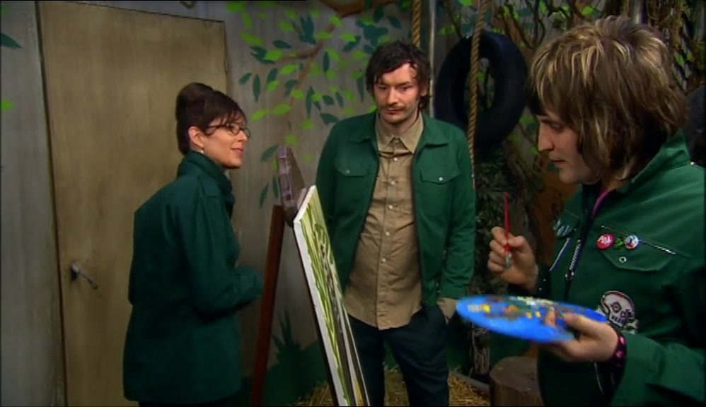 - I DIDN'T KNOW YOU WERE A PAINTER. - I'VE GOT A BTEC NATIONAL. 