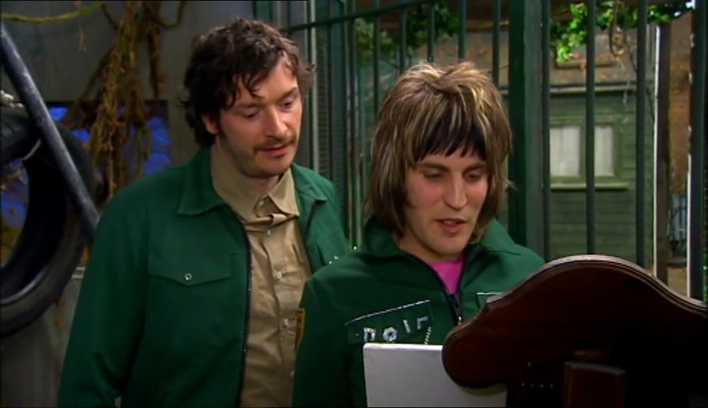 - I'M DOING HIM AS CAESAR. - NICE, NICE. 