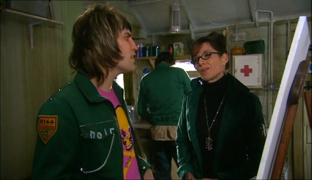 - EVERYONE KNOWS. - I'M NOT A CIRCUS FREAK. 