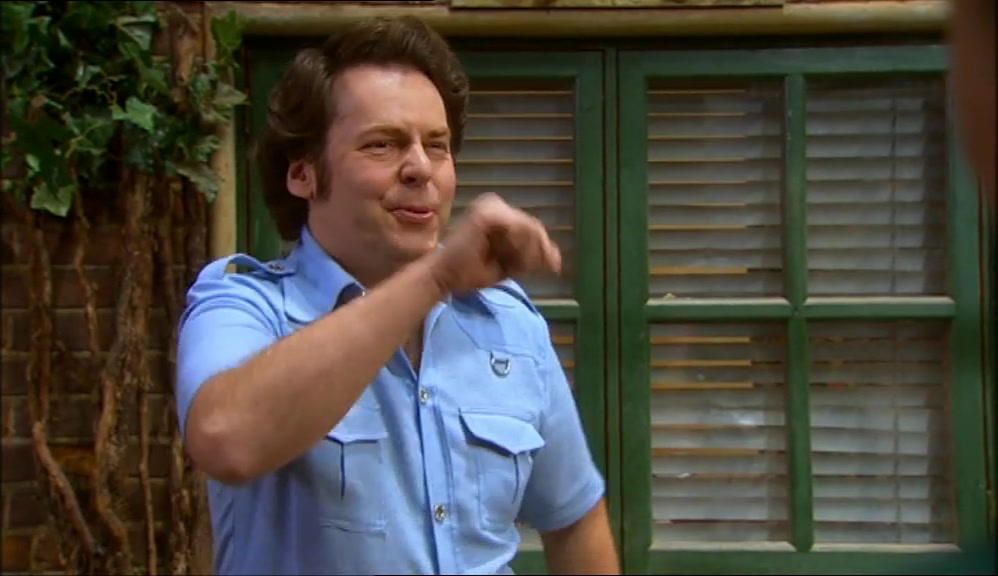 - WHO'S WITH ME? - I RUN A SAFE REPTILE HOUSE 