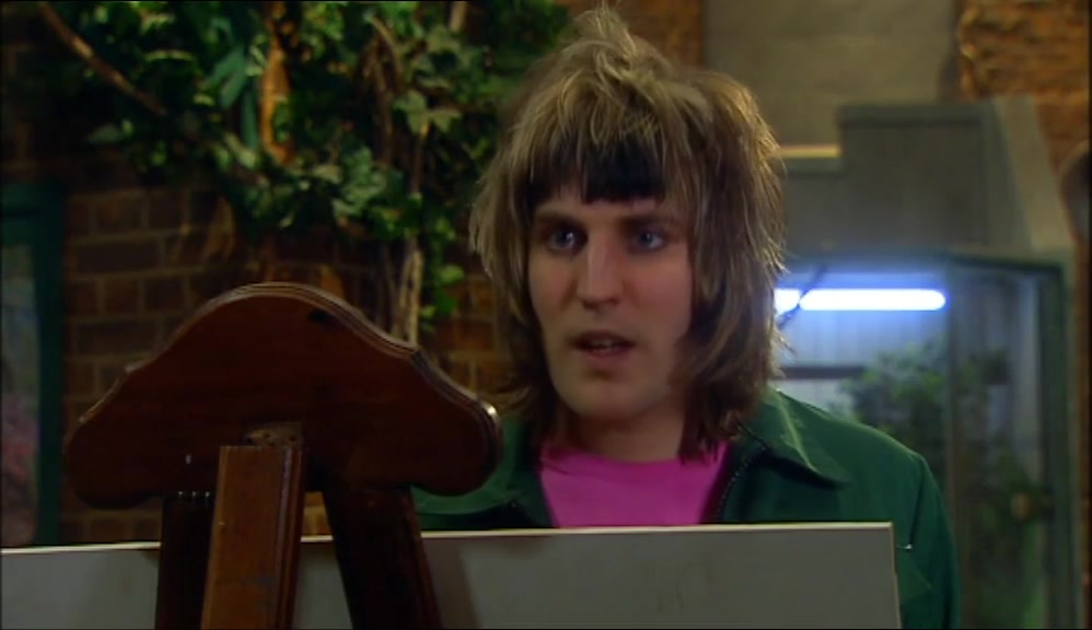 CAN YOU KEEP STILL, YOU BATTY CREASE? I'M TRYING TO DO YOUR PORTRAIT. 