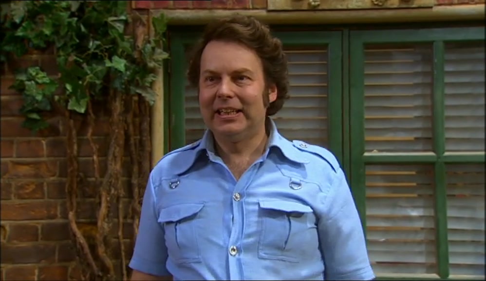 - FOSSIL, YOU'RE AN IDIOT. - I RESENT THAT. 