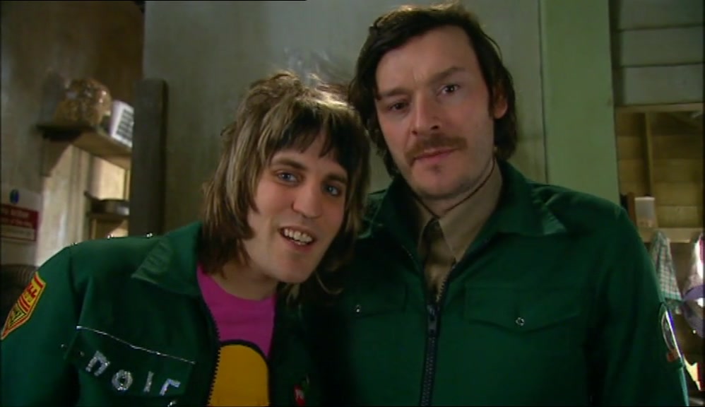 - WHAT DO YOU RECKON? - WHERE'S MY FACE? 