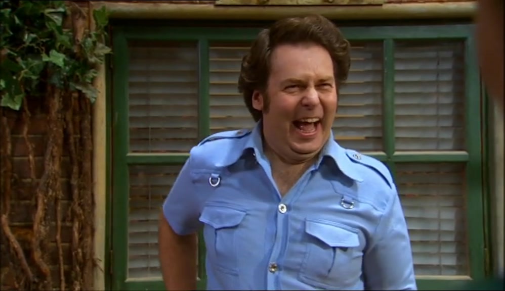 - WHO'S WITH ME? - I RUN A SAFE REPTILE HOUSE 