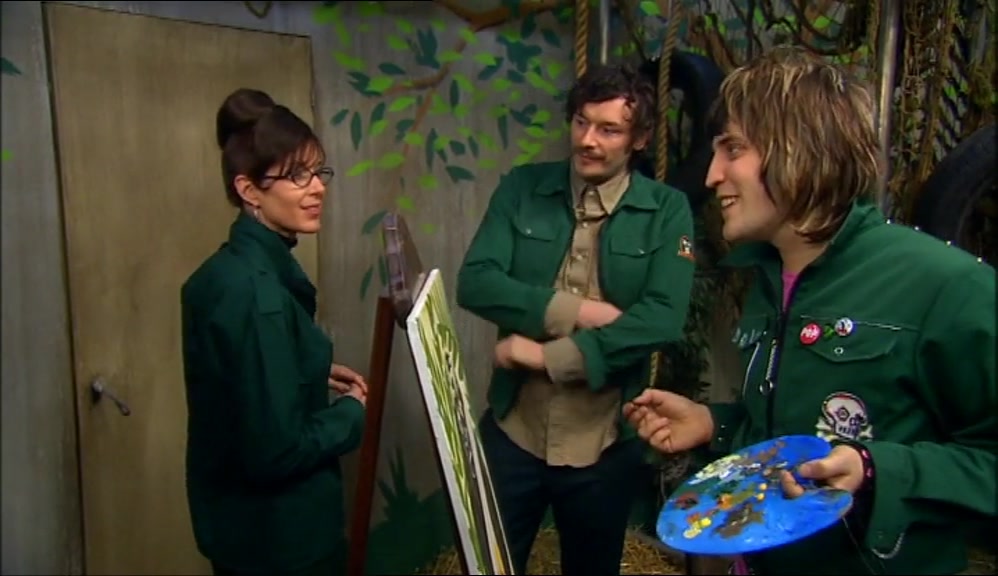 - I COULD DO YOUR PORTRAIT. - YEAH, MAYBE. 