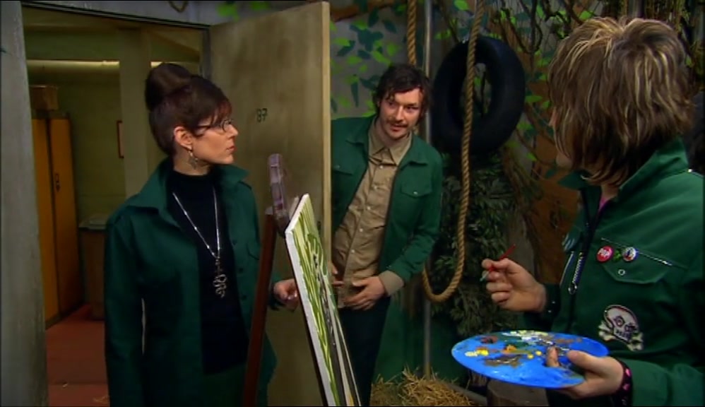 - HI, BOLLO. - QUITE SLIPPERY CHARACTERS, SNAKES, EH? 