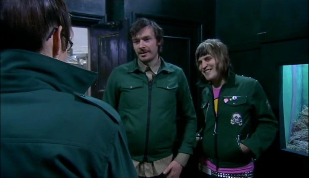 - I DON'T KNOW WHAT TO SAY. - DON'T SAY ANYTHING, IT WAS NOTHING. 