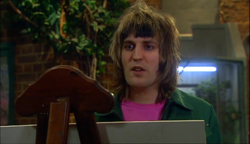 CAN YOU KEEP STILL, YOU BATTY CREASE? I'M TRYING TO DO YOUR PORTRAIT. 