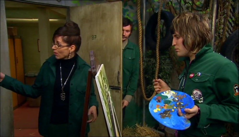 - HI, BOLLO. - QUITE SLIPPERY CHARACTERS, SNAKES, EH? 