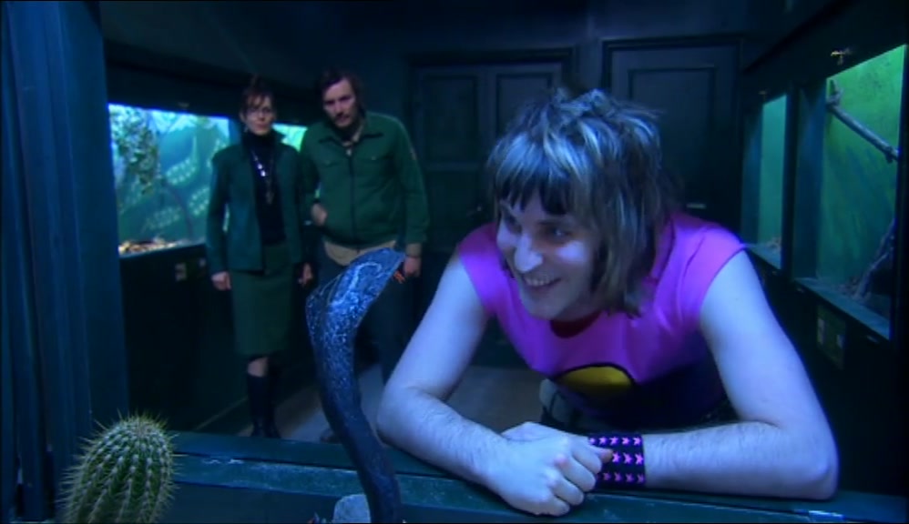 - THAT'S A GOOD ONE. - WHAT'S HE SAYING? 