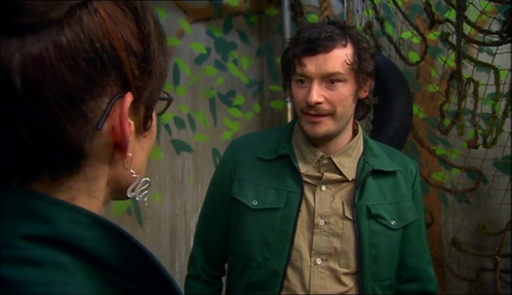 - YOU'RE NEW. - NO, I'VE WORKED HERE FOR TEN YEARS. 