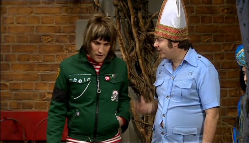 - HEY, YOU GOT ONE OF THESE? - WHAT IS THAT? 