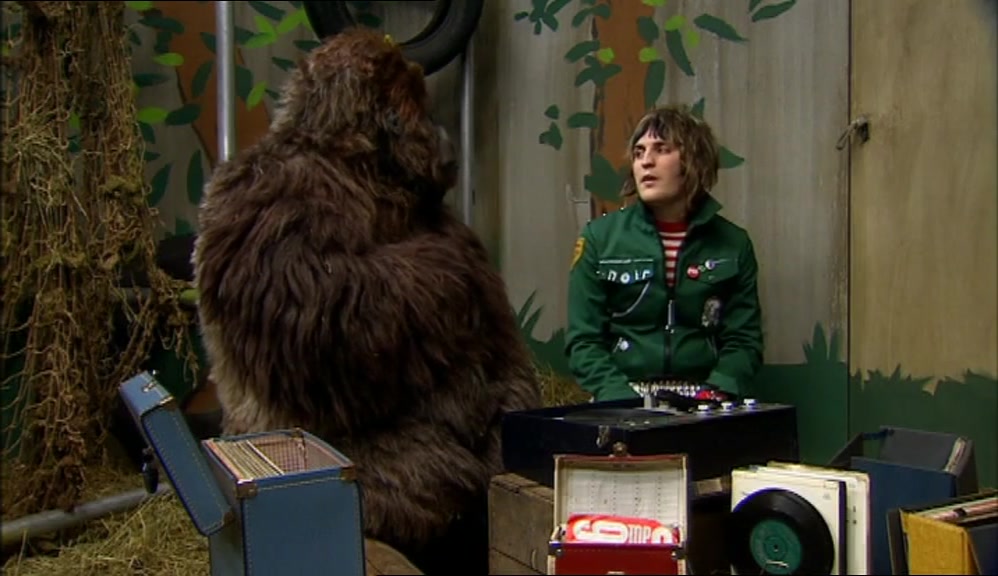 BOLLO, WHEN HOWARD WAS ALIVE, HE WAS ALWAYS BANGING ON ABOUT JAZZ. 