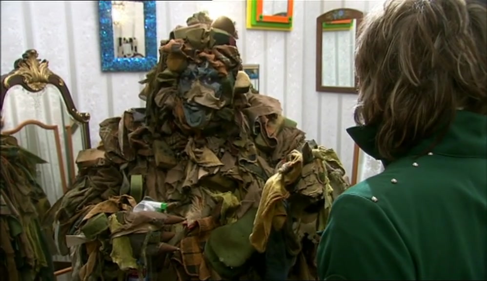 I AM MR SUSAN, GUARDIAN OF THE MIRRORS. WHAT DO YOU SEEK, STRANGER? 