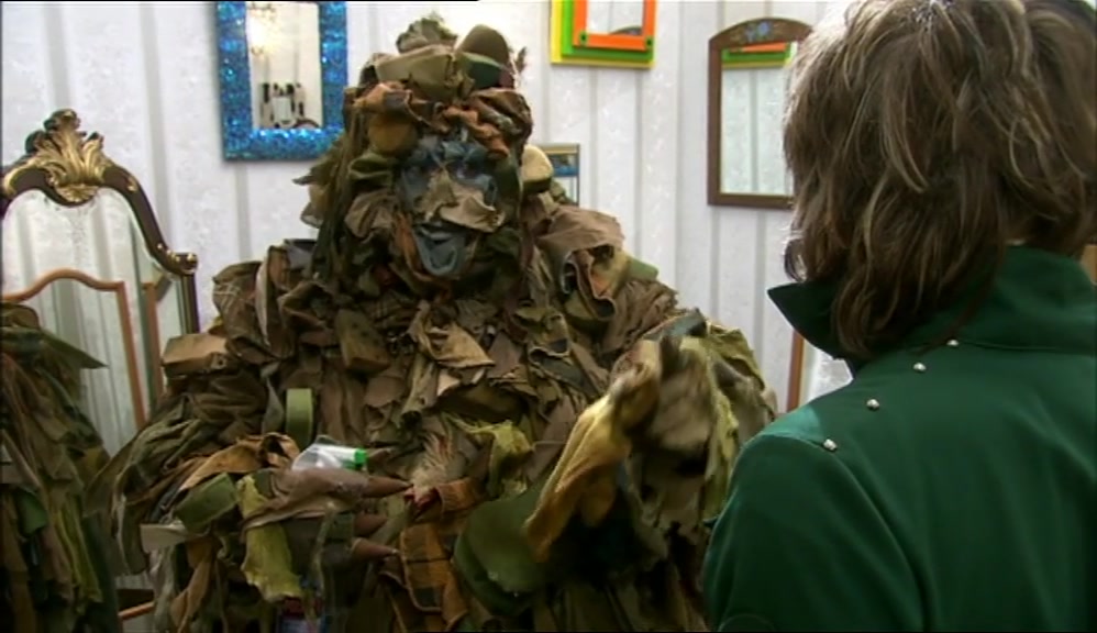 I AM MR SUSAN, GUARDIAN OF THE MIRRORS. WHAT DO YOU SEEK, STRANGER? 