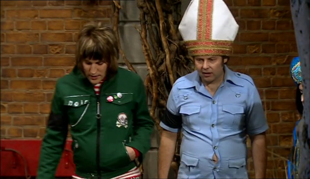 - HEY, YOU GOT ONE OF THESE? - WHAT IS THAT? 
