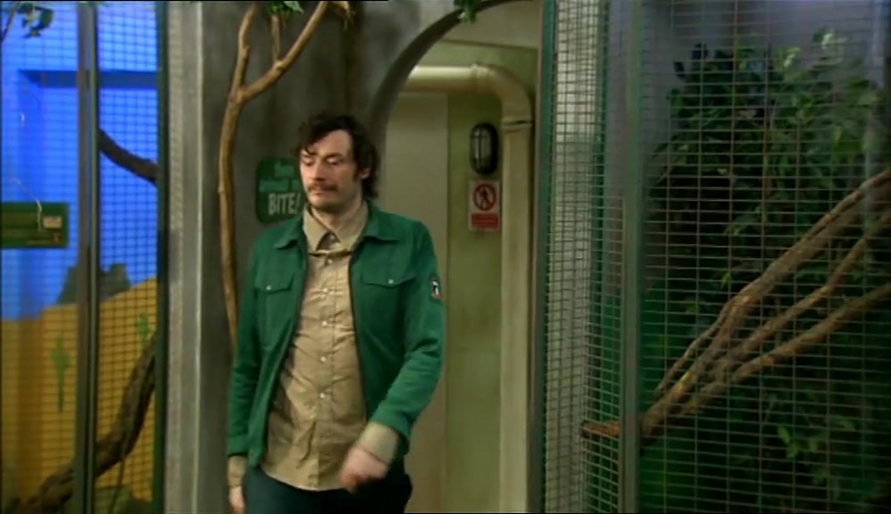 - ALL RIGHT, JACK? - GET AWAY FROM ME, RIGHT? 