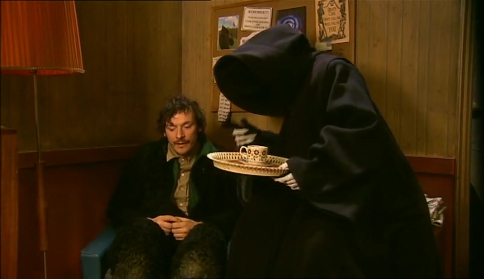 OI, MATE. I'D PIPE DOWN WITH THAT SORT OF STUFF. BIT OF A SPORTS CROWD IN HERE. 