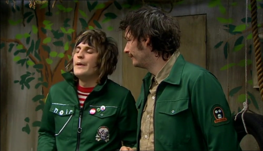 OOH, CRUMBLE THROUGH. CRUMBLE THROUGH.  