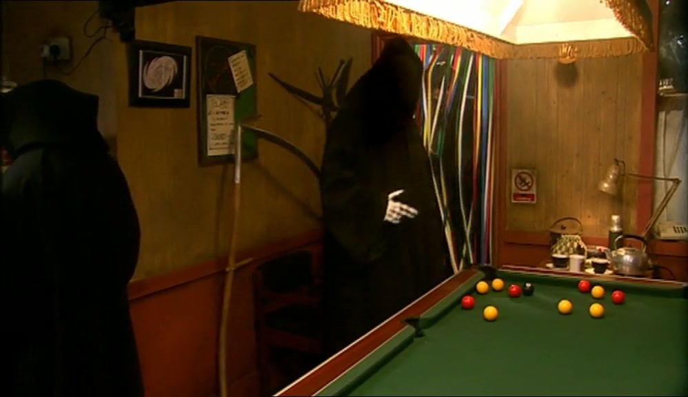ALL RIGHT, BOYS? OI, BOBBY. WHERE'S MY TENNER? 