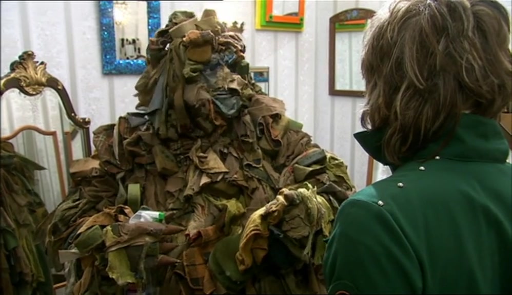 I AM MR SUSAN, GUARDIAN OF THE MIRRORS. WHAT DO YOU SEEK, STRANGER? 
