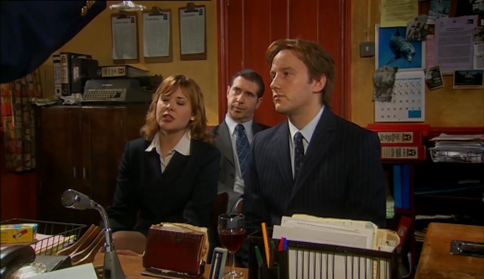- CAN YOU JUST SIGN, PLEASE? - ALL RIGHT, ALL RIGHT. PEN. 